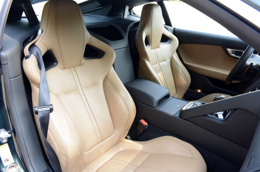  Jaguar F-Type V6 S Coupe 2015 года  (фото 25 из 45)
